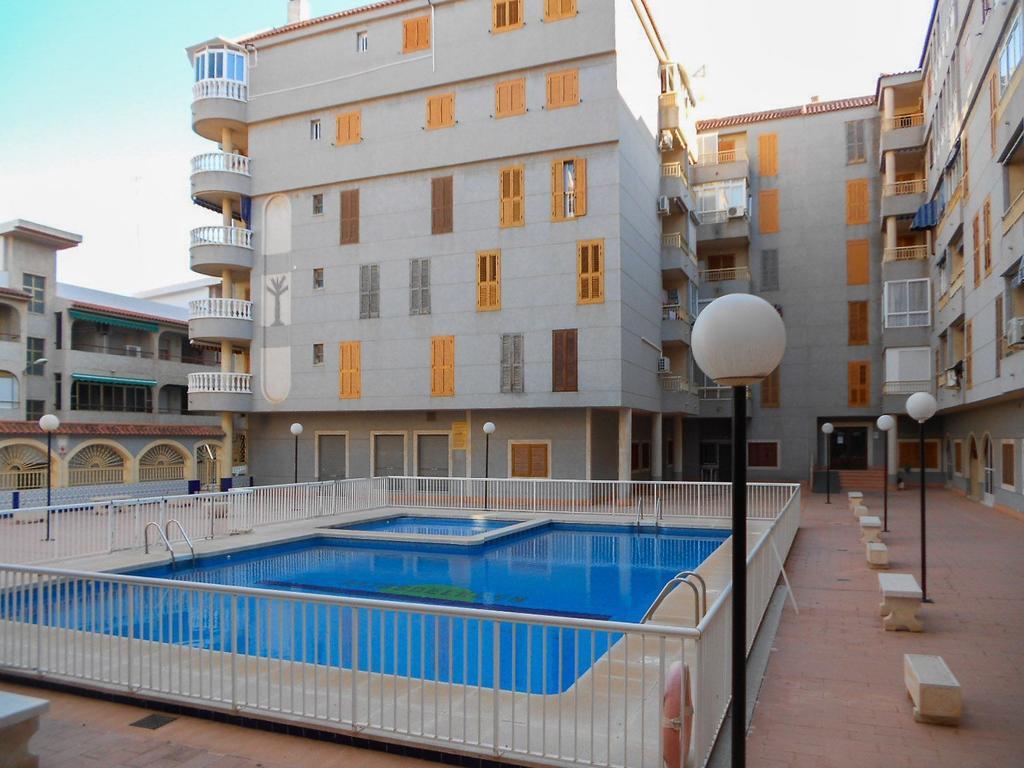 Apartment Asequin Beach Torrevieja Habitación foto